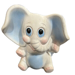 Beautiful‎ Baby Elephant Ceramic Planter Vintage